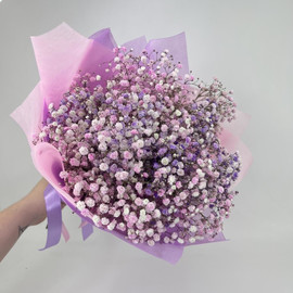 Букет из 7 радужных гипсофил в крафте 35 см