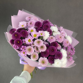 Bouquet of 11 mixed spray chrysanthemums in designer decoration 45 cm