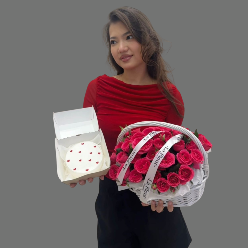 Sladkaya lyubov_ — kombo korzina s kustovimi rozami i bento-tortom, standart
