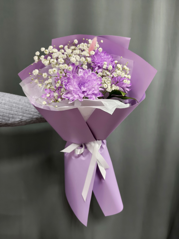 Букет из хризантемы, гипсофилы и лагуруса. , стандартный