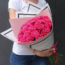 25 pink roses