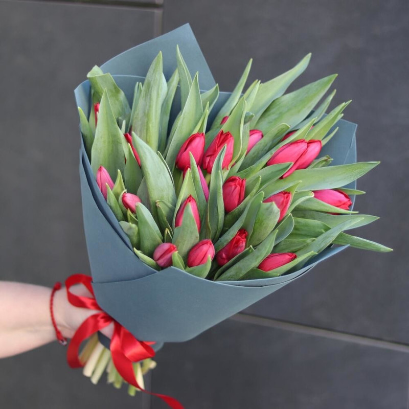 25 красных тюльпанов, стандартный