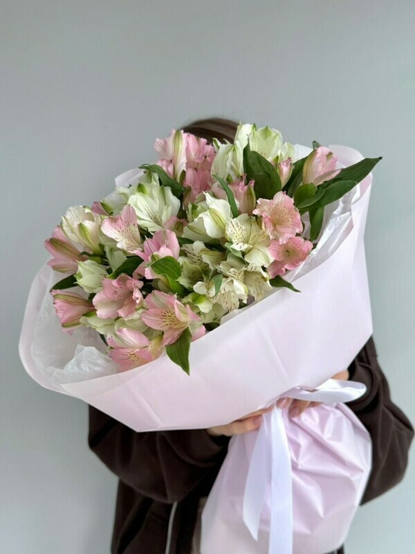 Нежный букет из альстромерий, стандартный
