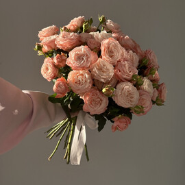 15 kustovih roz «Madam bombastik»