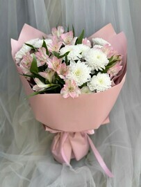 Букет из хризантемы и альстромерии