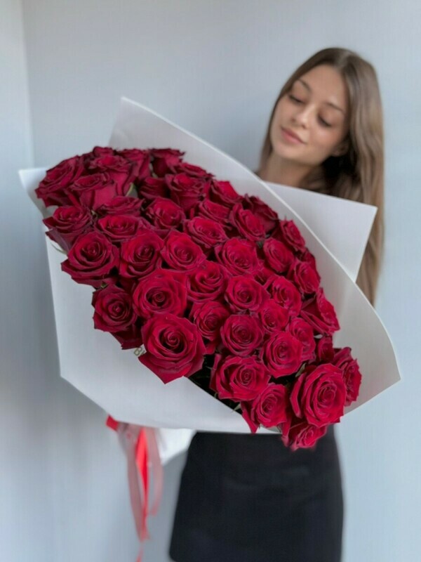 Моно букет из 51 розы в упаковке , премиум