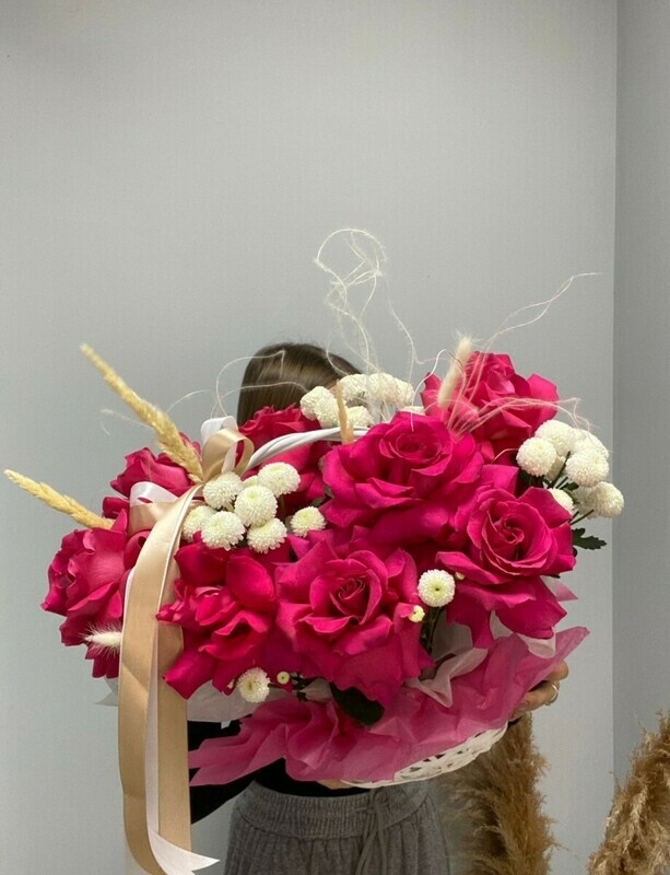 Avtorskaya korzina s frantcuzskoj rozoj, standart