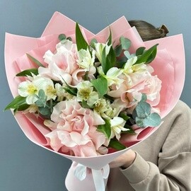 Buket iz frantcuzskih roz s al_stromeriej