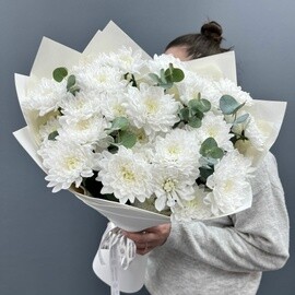 Букет из 5 махровых хризантем