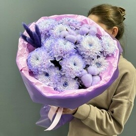 Buket iz hrizantem i hlopka