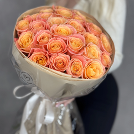 25 роз Мисс Пигги в авторской упаковке 