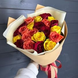 Яркий букет из роз