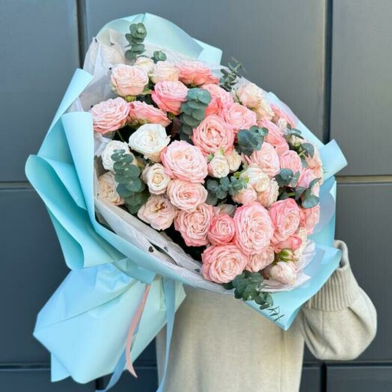 WOW  Buket iz miks 25 kust pion rozi / evkalipt, kustovie rozi 25 sht