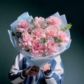 Нежный букет Французские розы с эвкалиптом 9 шт