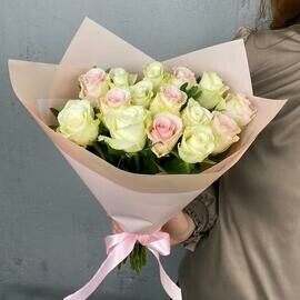 Букет из 15 роз микс Кения, высотой 40 см