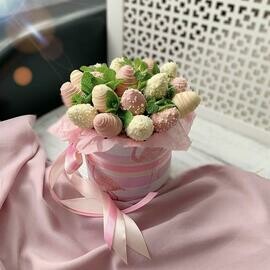 Klubnika v shokolade s myatoj