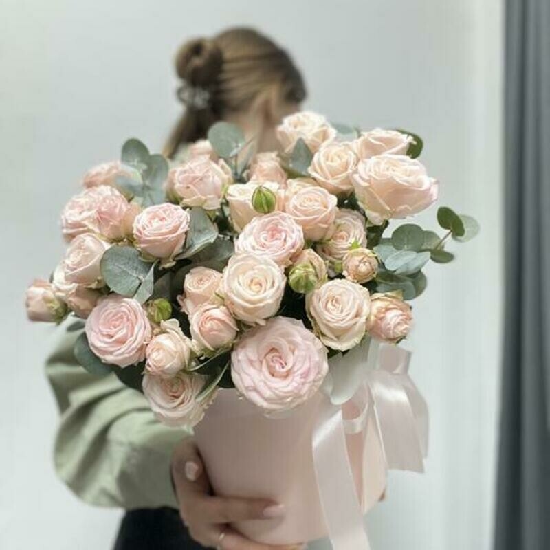 25 kustovih roz v korobke, 25 kustovih roz