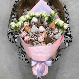 Букет с клубникой