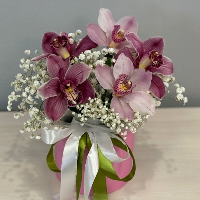 Композиция с орхидеями и гипсофилой, стандартный