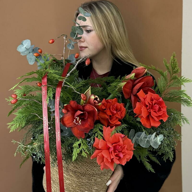 Композиция из натуральной пихты в кашпо, стандартный