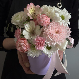 Композиция в шляпной коробке