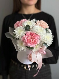 Цветы в шляпной коробке "Нежность"