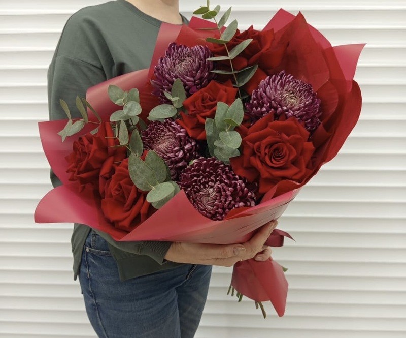 Buket iz Roz i hrizantem Bigudi, standart