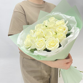 17 ақ раушан гүл шоғы