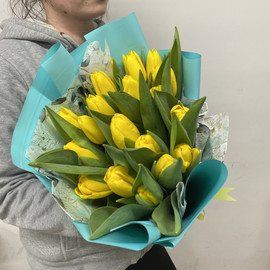 Букет 19 тюльпанов