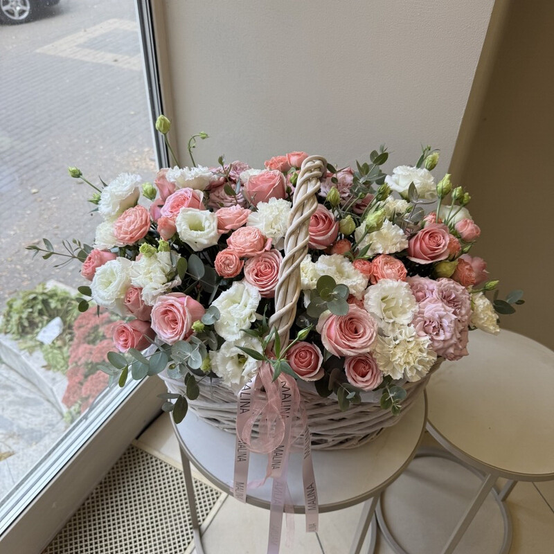 Korzina s tcvetami nezhnij miks, standart