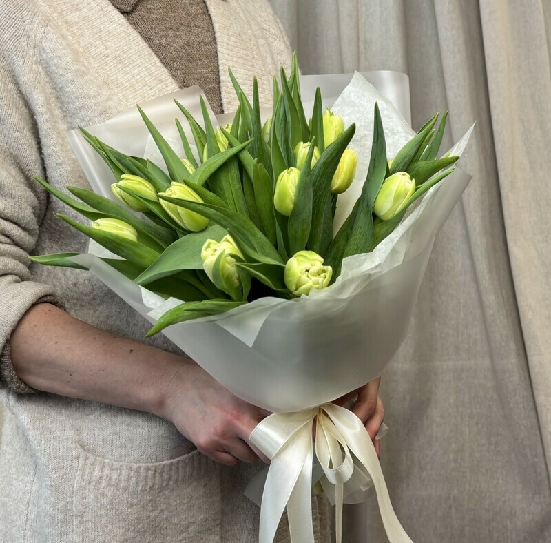 Buket iz pionovidnih tyul_panov, standart