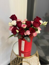Композиция из красной розы