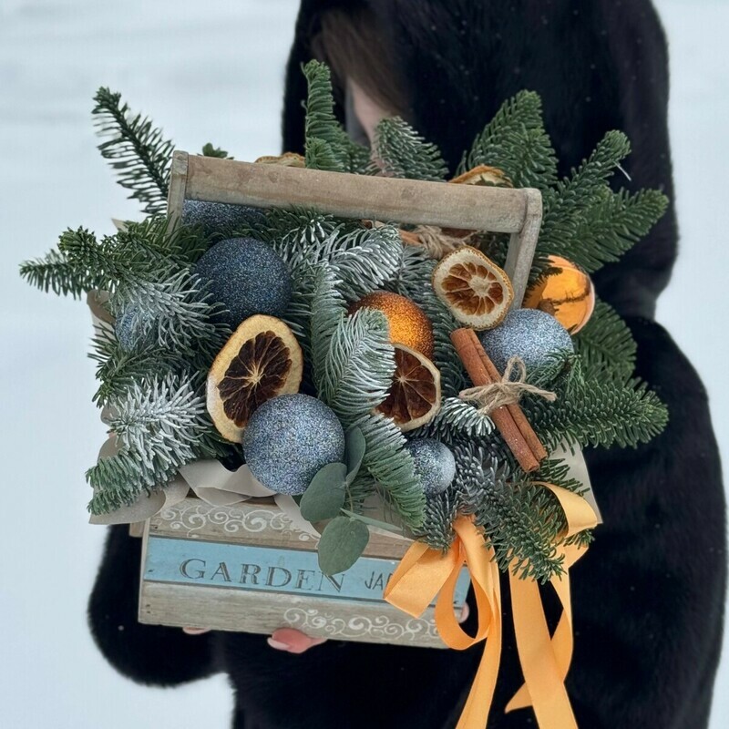 Ящик с нобилисом и новогодним декором, стандартный