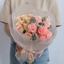 Duobuket "Marmelad" iz diantusov i rozi