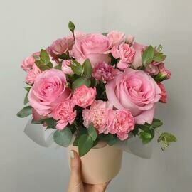 Rozovie rozi 5 v korobke