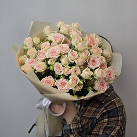 Букет кустовых роз