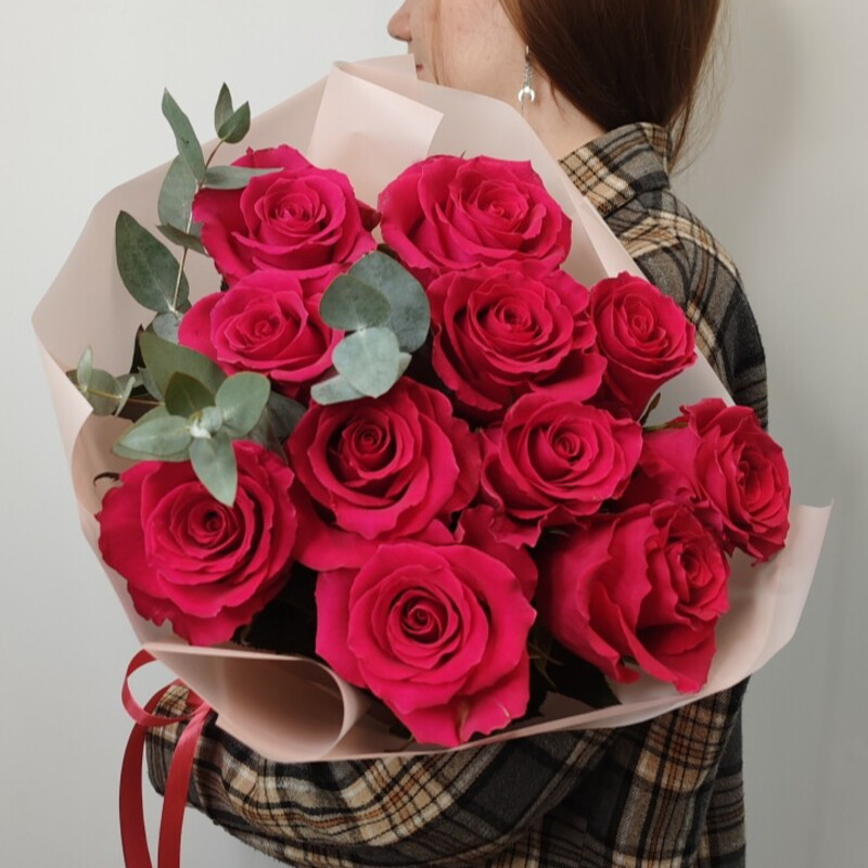 11 ярких роз с благородным эвкалиптом, 11 ярких роз с благородным эвкалиптом