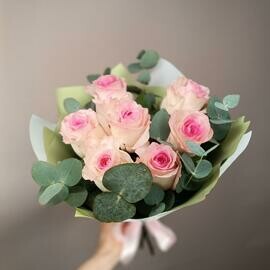 Розовые розы 7 Мандала и эвкалипт