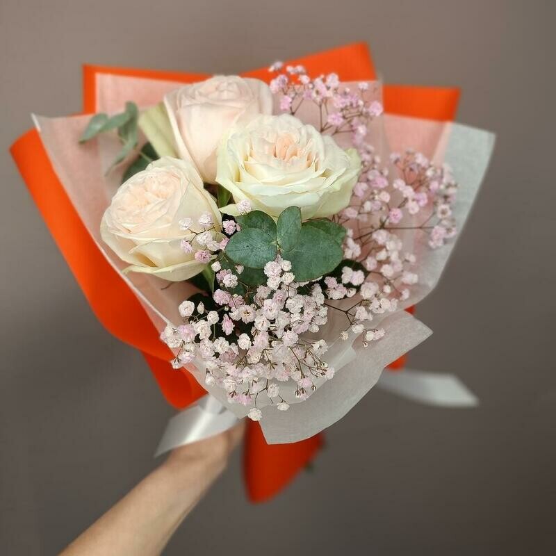 Истина с розами и гипсофилой, стандартный