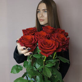 7 красных роз 60 см