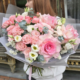 Premium buket s krupnimi rozovimi rozami