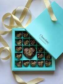 Premium korobka konfet dubajskij shokolad s fistashkoj