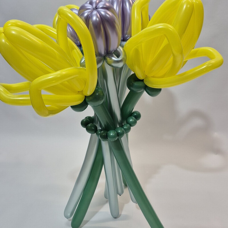 Букет разноцветных тюльпанов из шаров 8 шт., стандартный