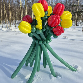 Buket raznotcvetnih tyul_panov iz sharov 10 sht.