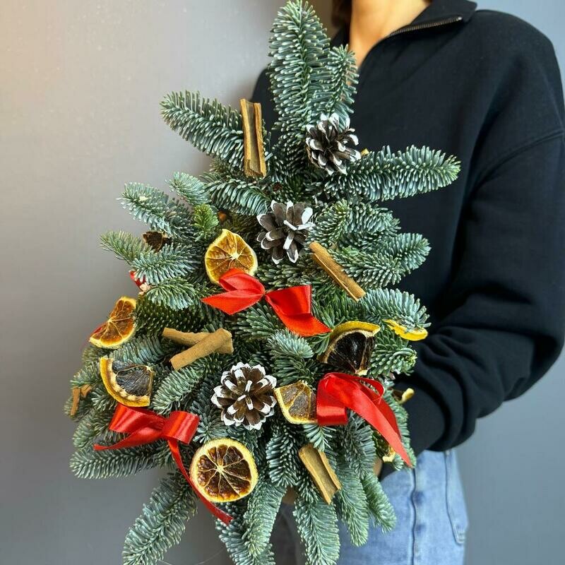 Елочка с натуральными украшениями. Елка, стандартный