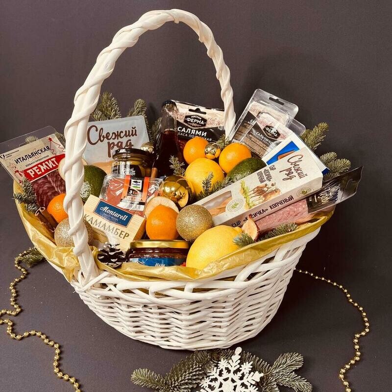 Корзина новодних угощений, стандартный