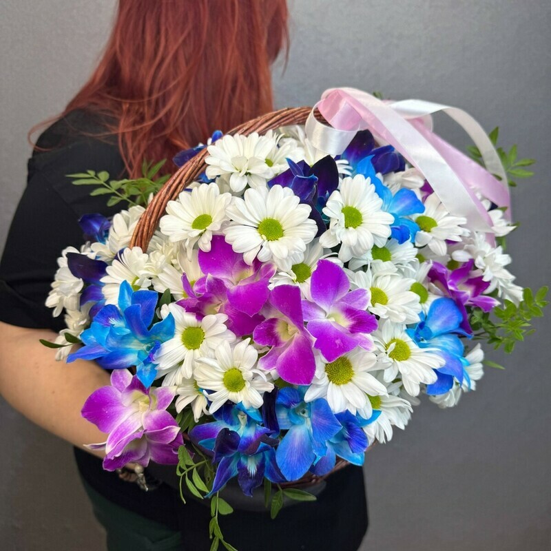 Korzina s hrizantemoj i orhideyami, standart