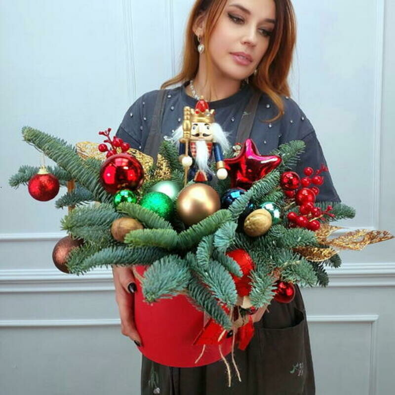 Kompozitciya Roskoshnij SHelkunchik, standart