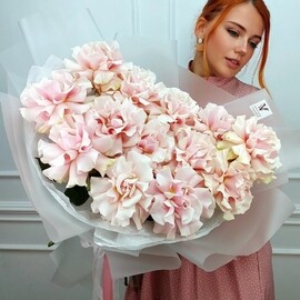 Monobuket "Rozovij vostorg" iz azhurnoj rozi