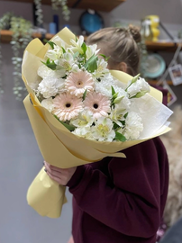 Букет сборный с герберой 